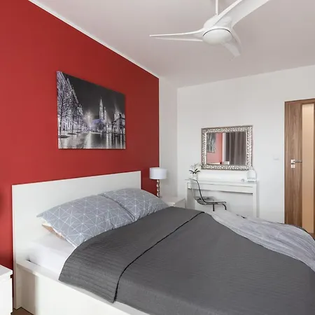 Jack Apartment-3